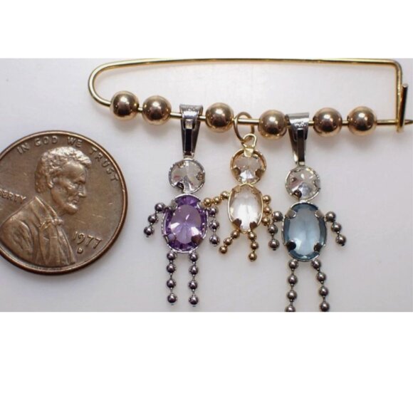 *SOLD* 14K Gold Pin with People Charms - Figures Boy Girl Charms - Picture 4 of 6